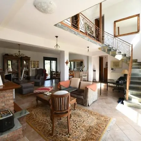Countryside In Private 2,400 Sqm Estate * Neos Skopos