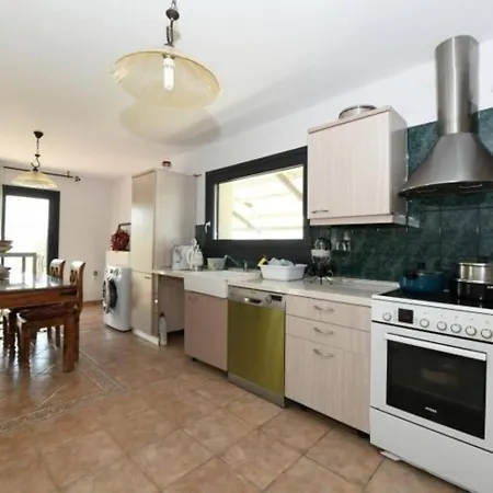 Villa Countryside In Private 2,400 Sqm Estate Neos Skopos