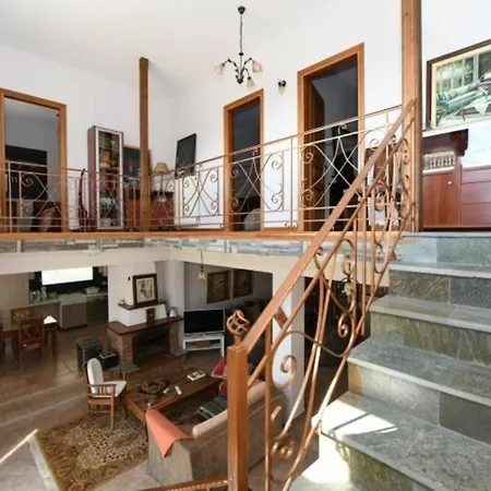 Villa Countryside In Private 2,400 Sqm Estate *