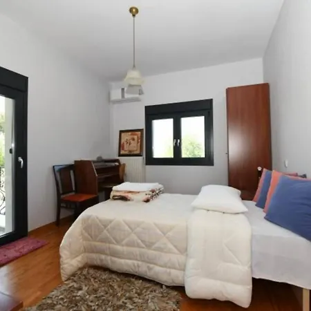 Countryside In Private 2,400 Sqm Estate Neos Skopos